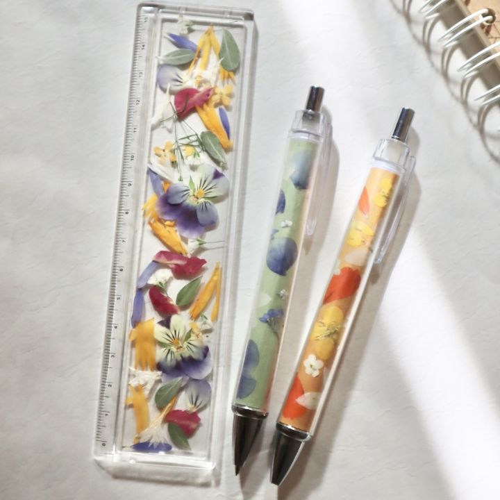 押し花を使った文具づくり