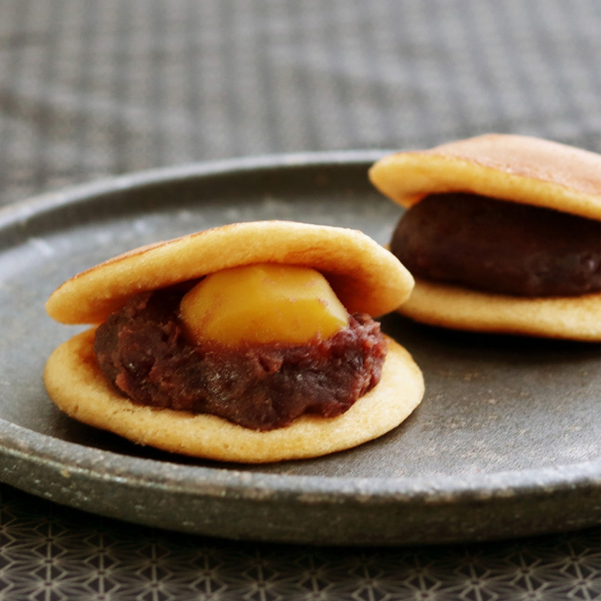 〈足立音衛門〉