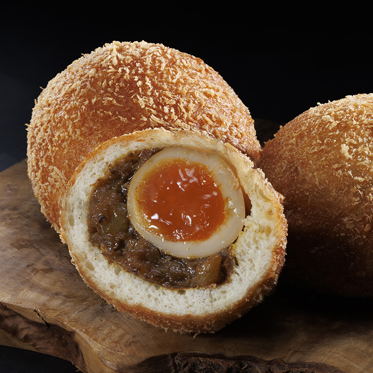 ガラムとマサラ まるごと!半熟玉子のカレーパン