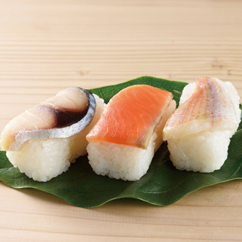 柿の葉すし（鯖、鮭、鯛）